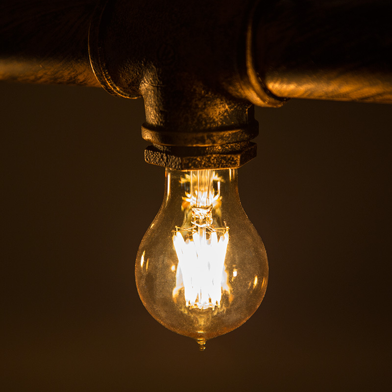 A19 LED Bulb - Gold Tint Victorian Style LED Filament Bulb - 40 Watt Equivalent - Dimmable - 470 Lumens